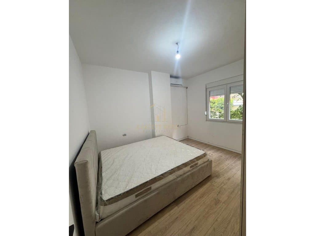 Shitet Apartament 2+1 ne 5 3
