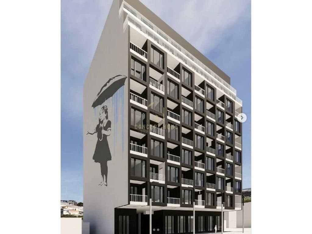 ?Shitet apartament 3+1+2 ne Xhamllik