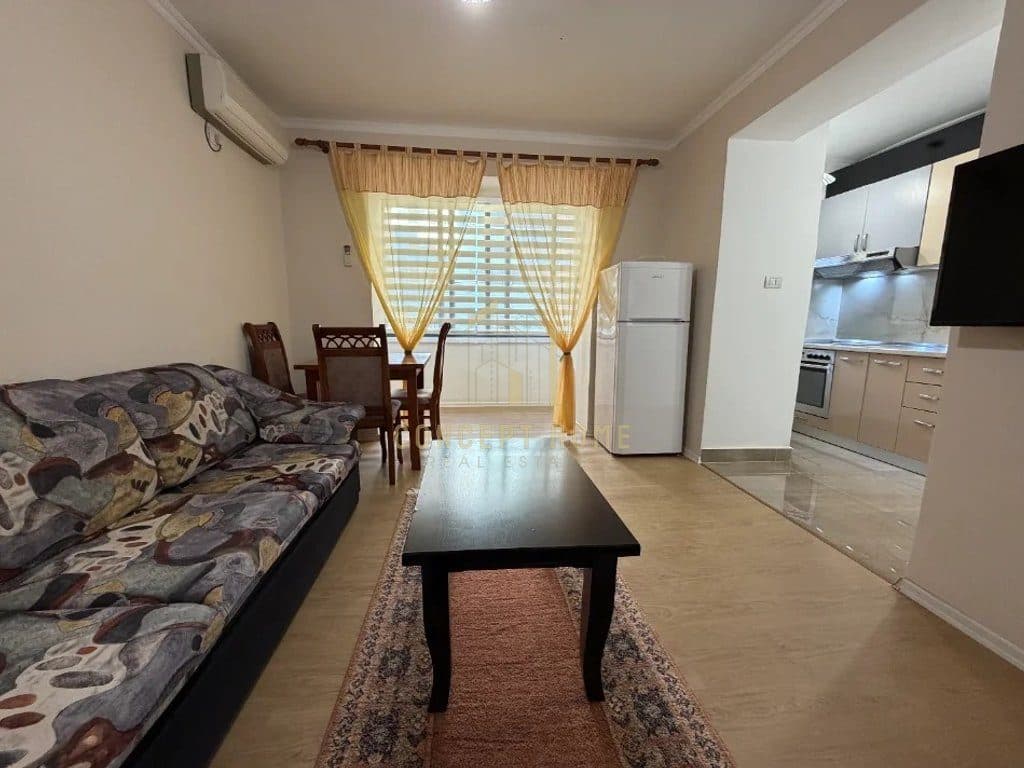 Jepet me qera apartament 1+1 prane rruges elbasanit Rruga e Elbasanit/Stadiumi