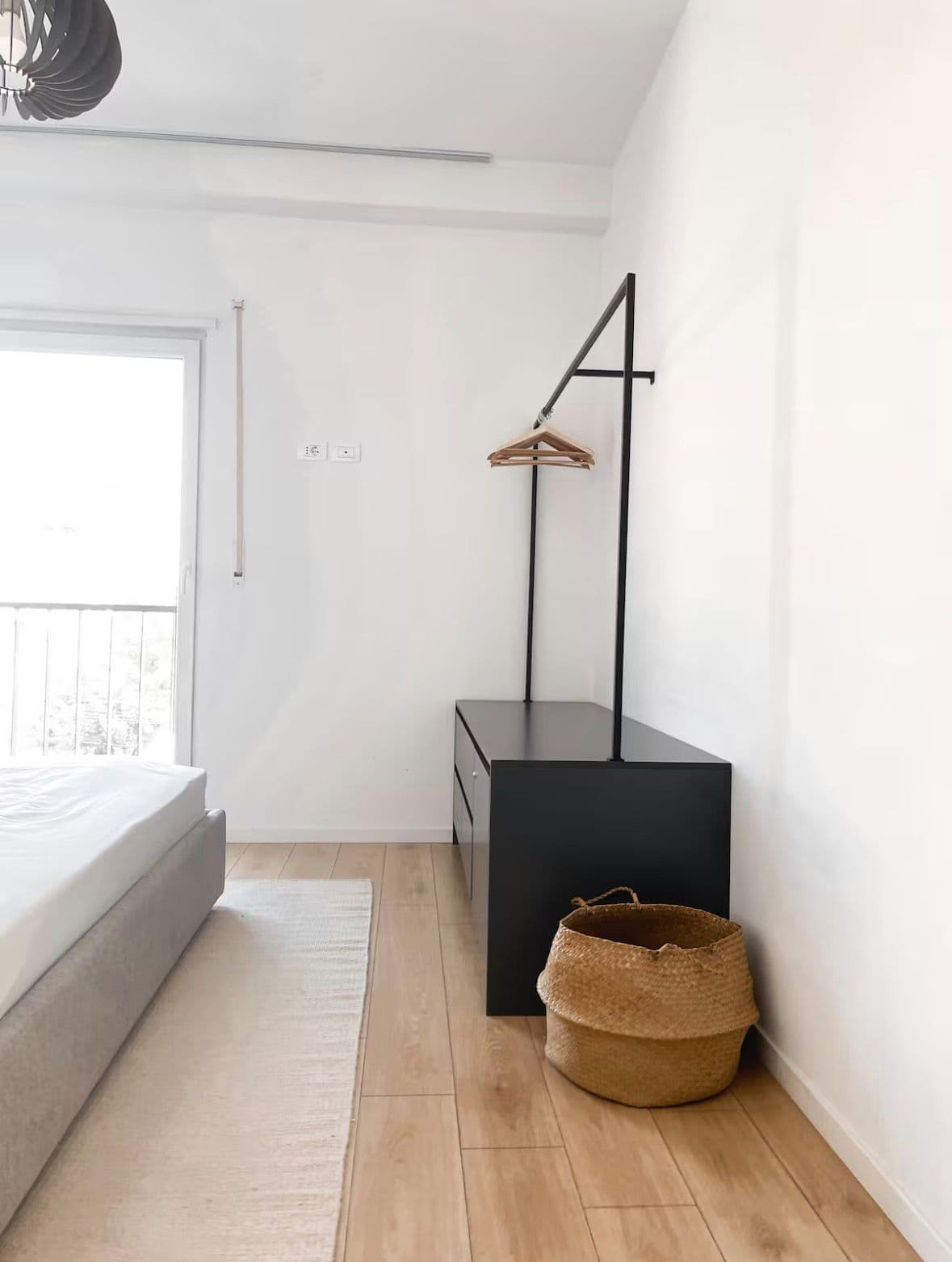 Apartament 1+1 me qera tek Jordan Misja. 4