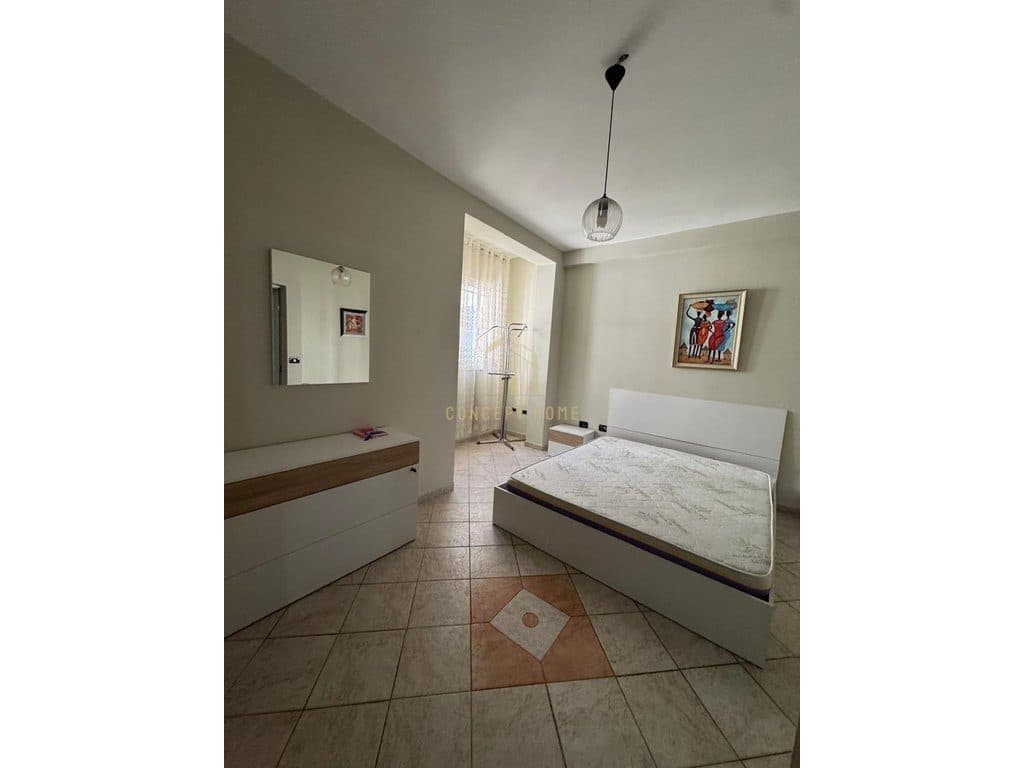 Jepet me qera apartment 1+1 ne Qender. 3