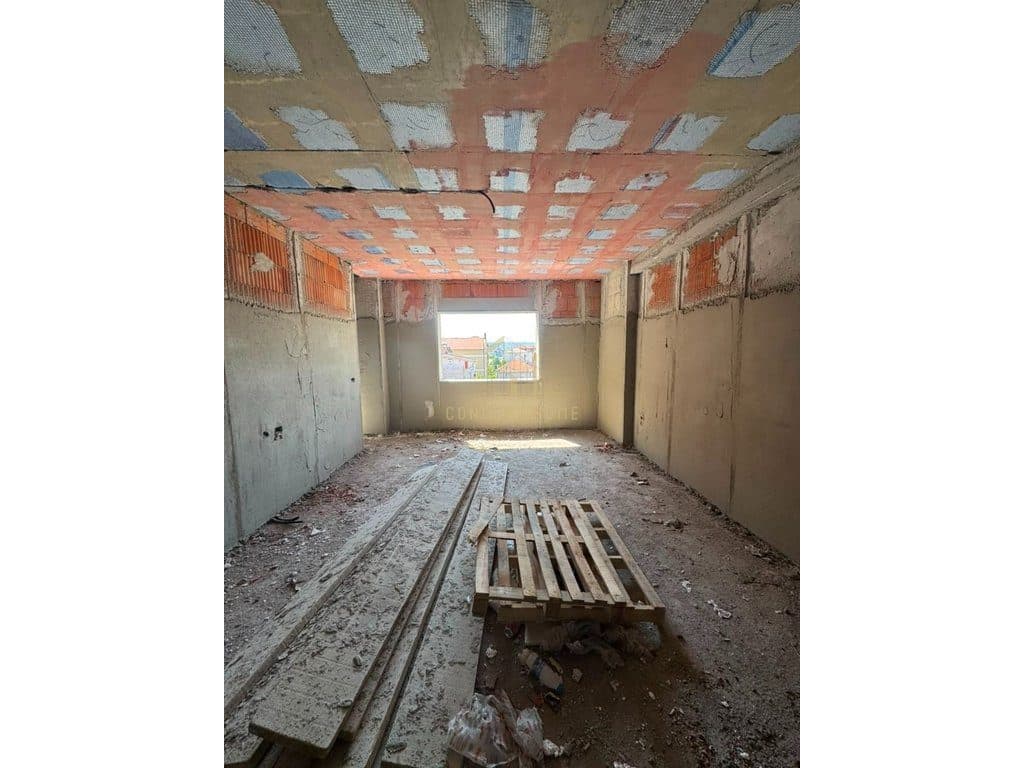 Shitet apartament 2+1+2 ne 2
