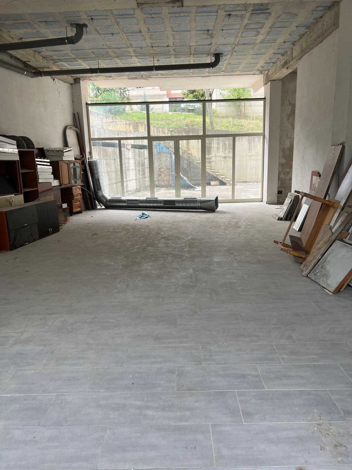 Dyqan per Shitje në Liqeni i Thatë, Tiranë - 229,000€ | 120.62 m²