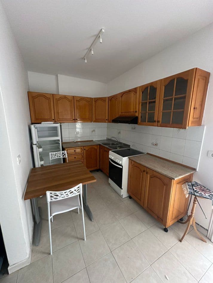 Jepet me qera apartment 2+1 tek Pazari i Ri 2