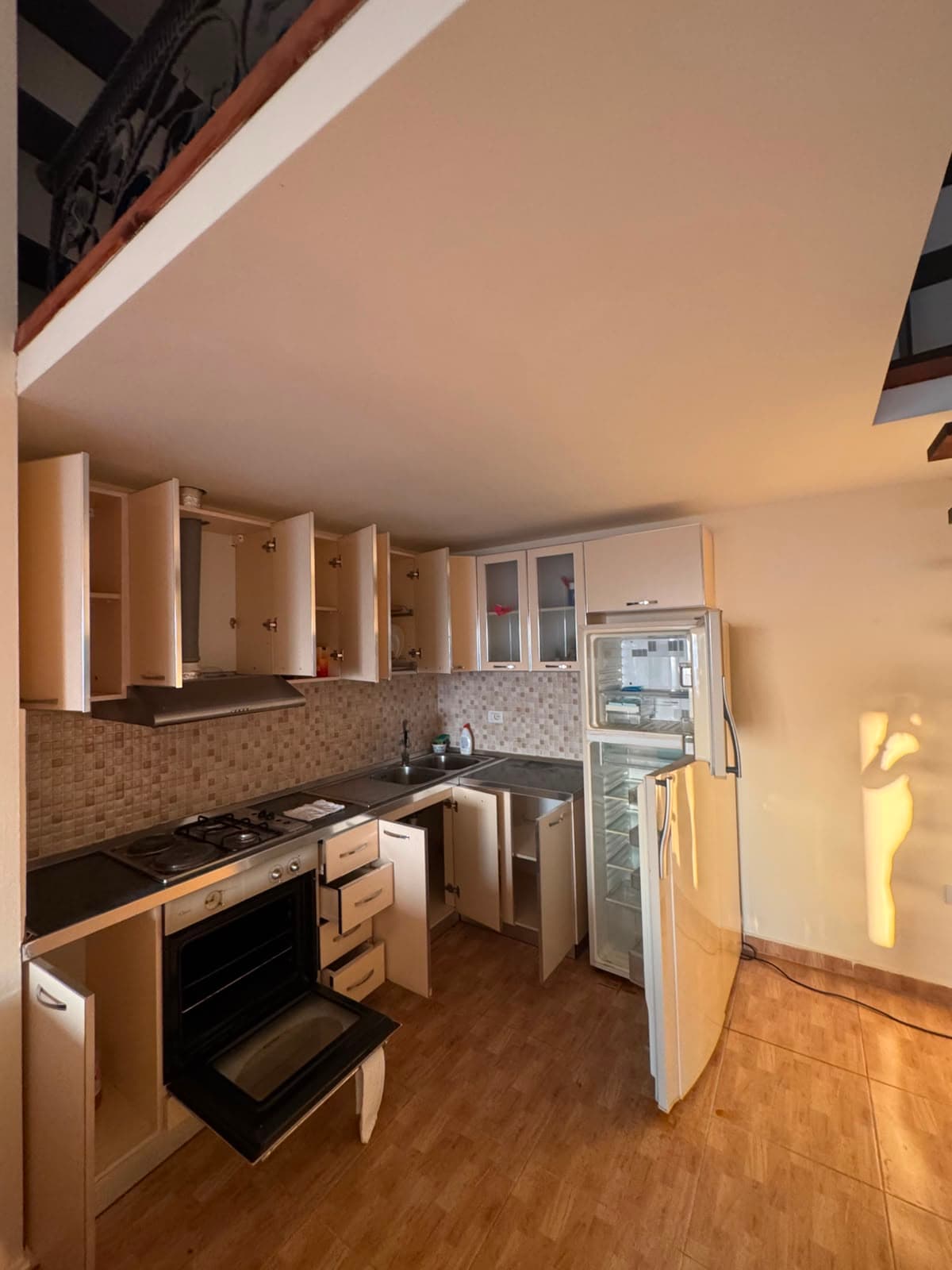 Shitet apartament 2+1+2 ne Fresk /Cmimi : 185milion e 600mij leke 4