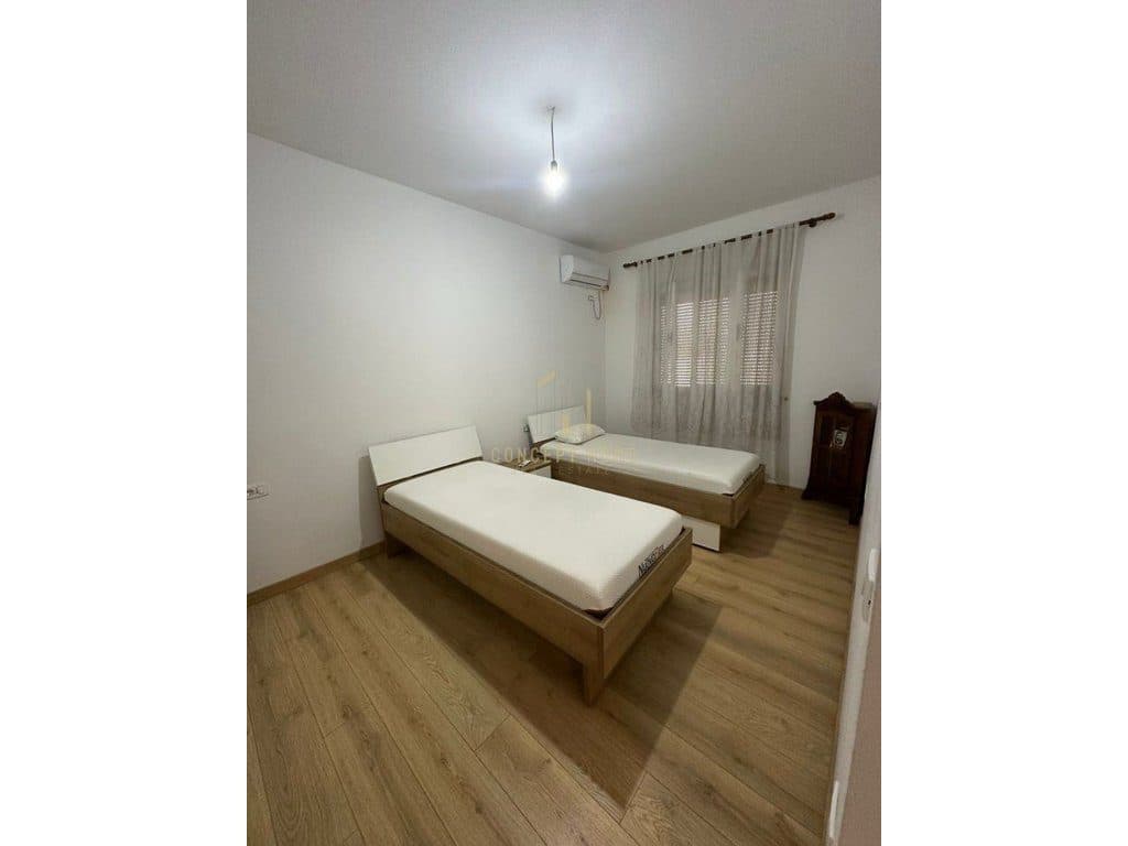 Jepet me qera apartment 2+1 tek Pazari i Ri 4