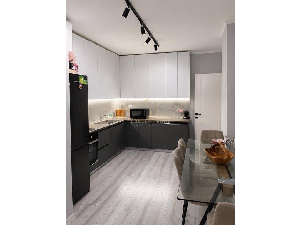 Shitet apartament 1+1 tek 2