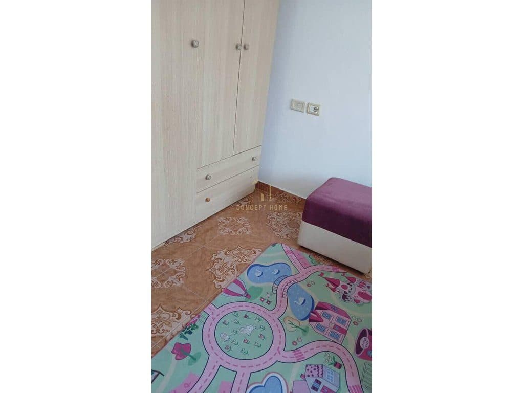 Jepet me qera shtepi private 2+1 Bulevardi ri (post parkimi) 4