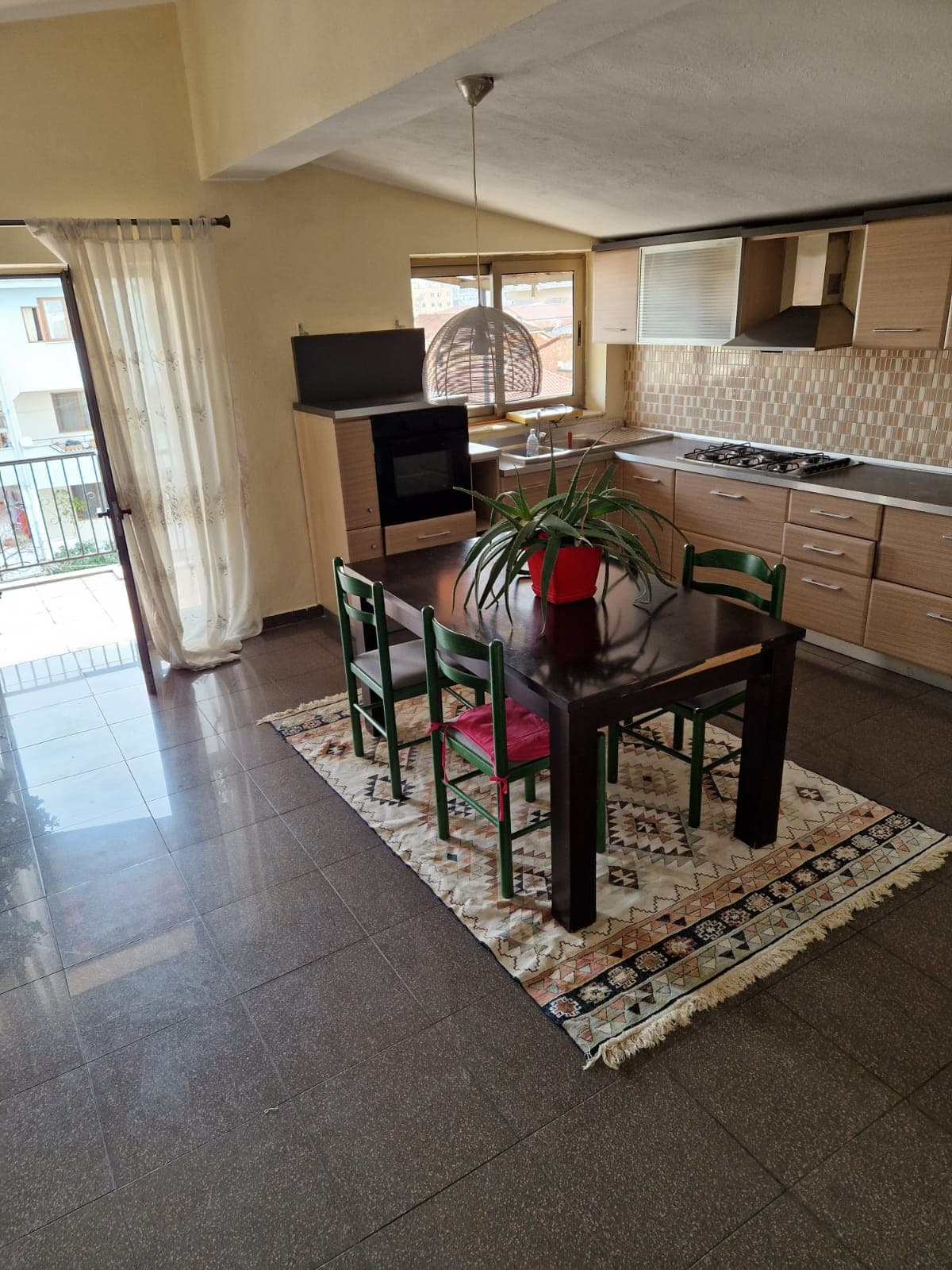 Shtëpi 2+1 me qira në Medreseja, Tiranë - 460€ | 150 m² 3