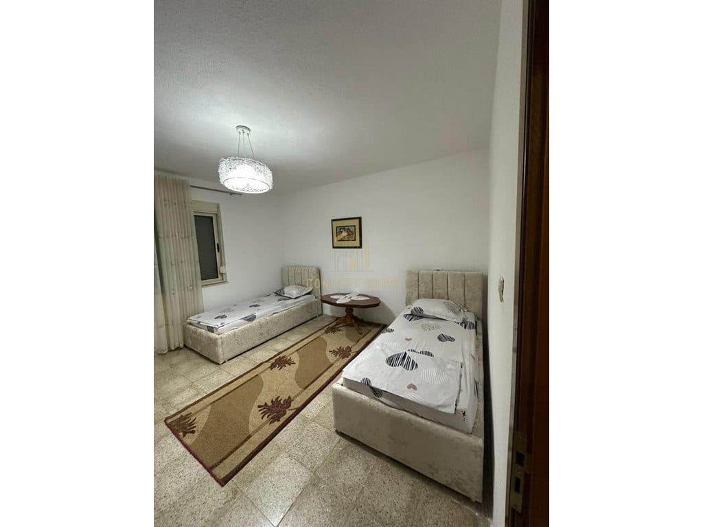 Jepet me qera apartament 2+1 tek Bulevardi i ri 2