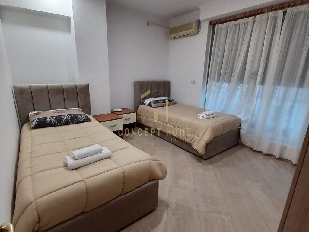 Shitet Apartament 2+1 Ne Qender 4