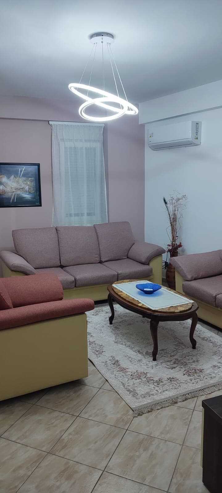Jepet apartament me qera 1+1 tek 21 Dhjetori 2