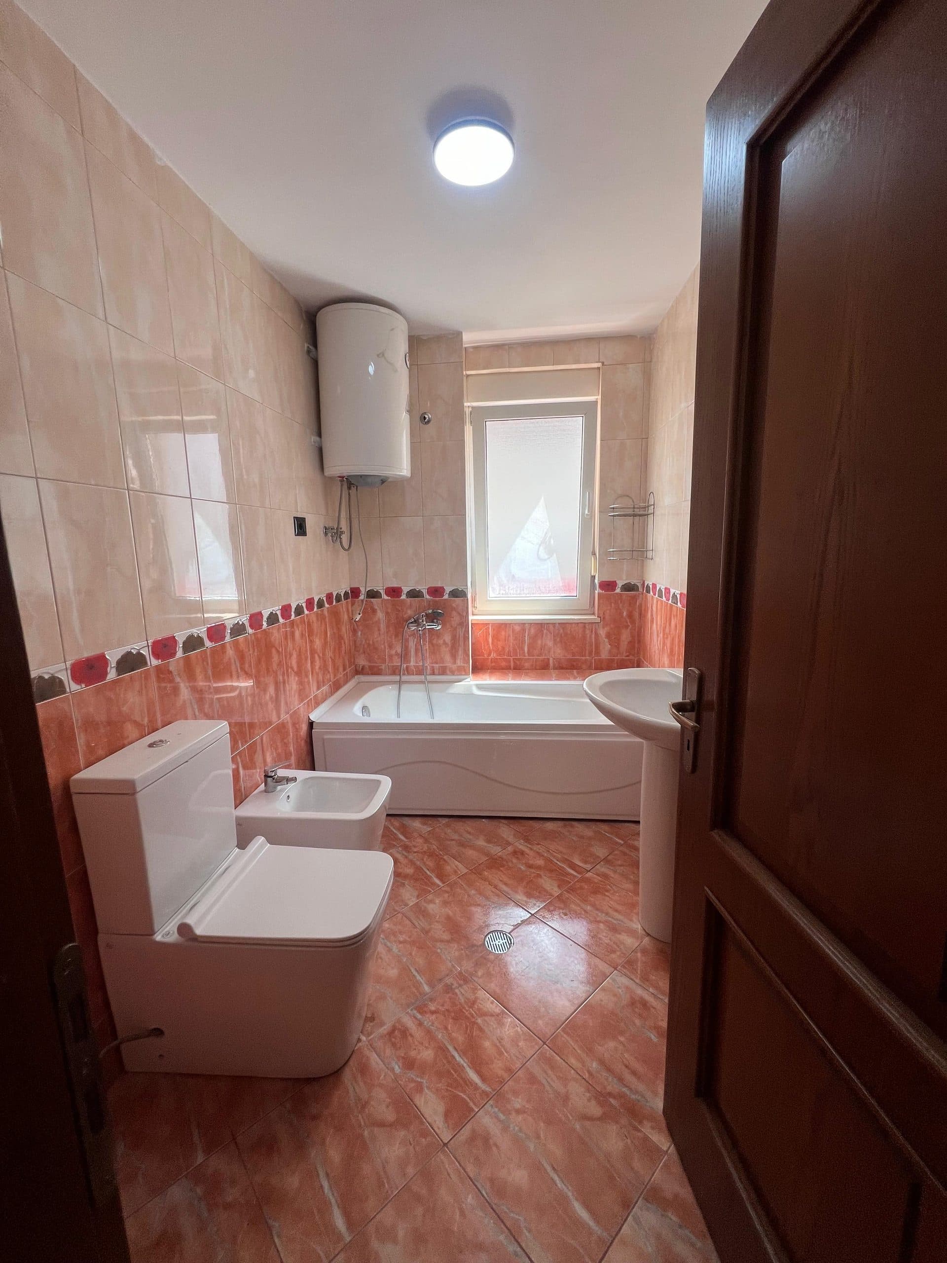 Apartament 3+2 me Qira në Liqeni Artificial, Tiranë - 900.00€ | 150 m² 4