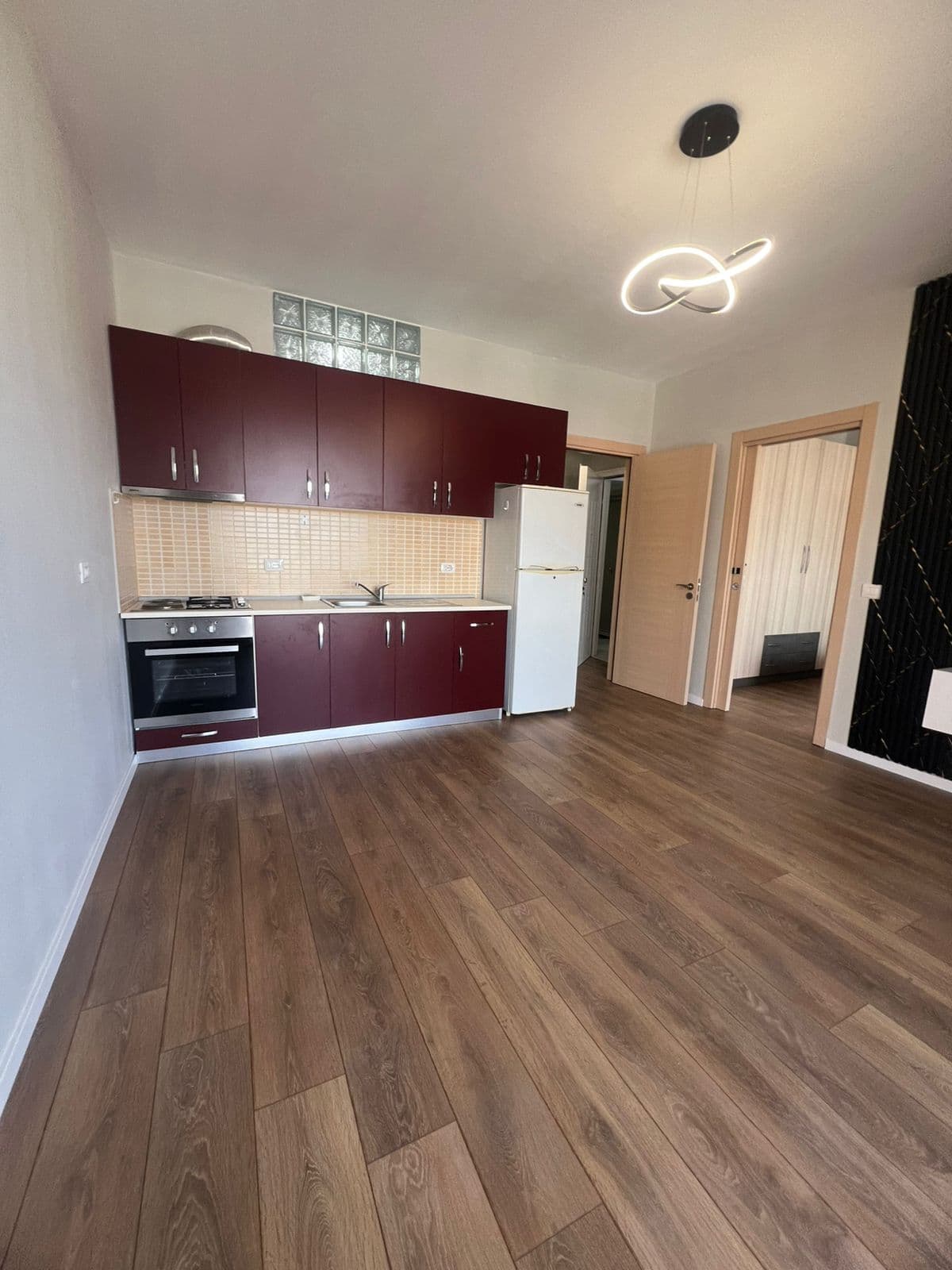 Shitet apartament 1+1 ne Fresk 3