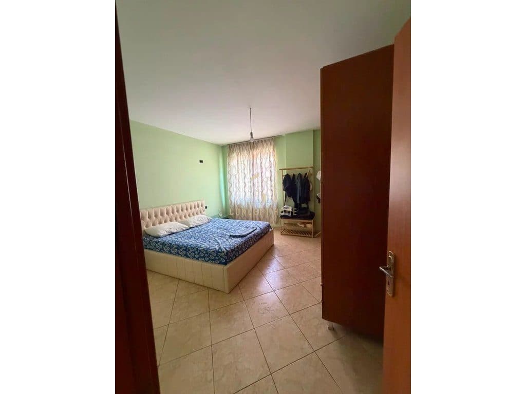 Jepet me qera apartament 1+1 ne Yzberisht 4