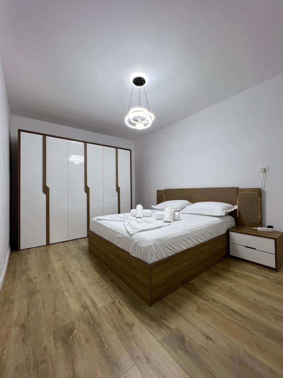 Jepet me qera apartament 2+1 te 21 Dhjetori 4