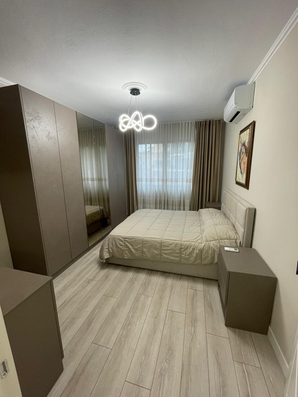 Jepet me qera apartament 1+1 Rruga e Kosovareve. 3