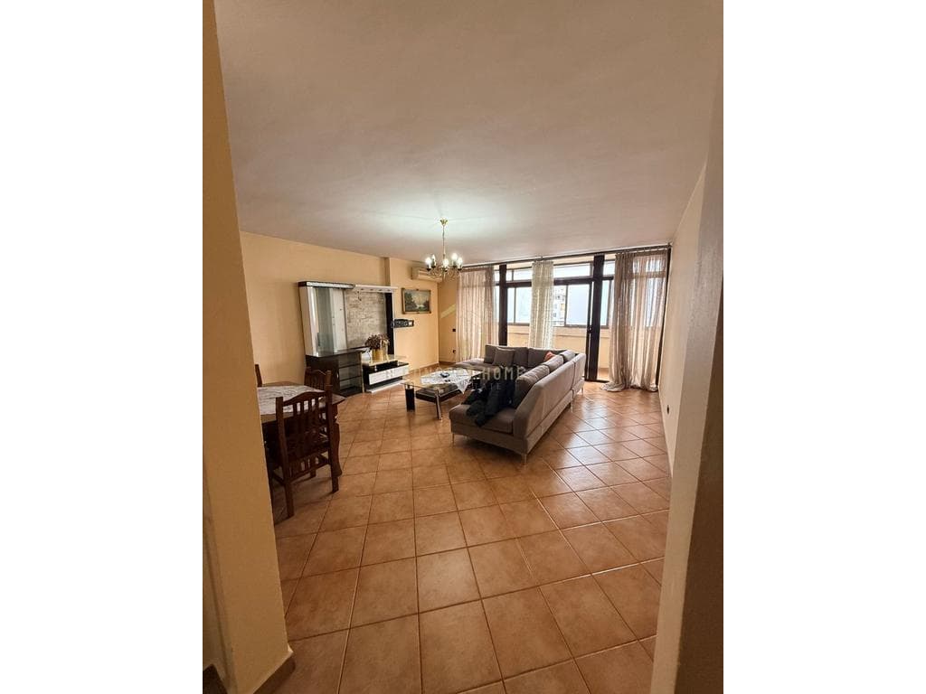Apartament 2+1 Me Qira tek Rruga e Kavajes - 700€ | 120 m² 2