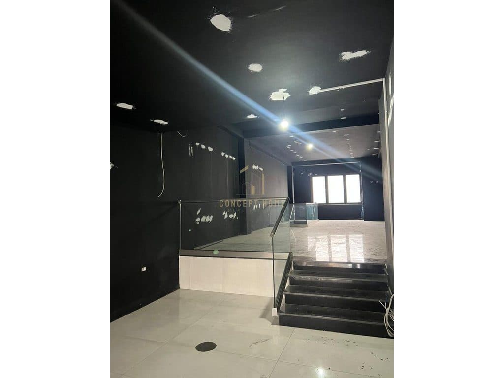 Dyqan Me Qira Rruge Kryesore në Bllok, Tiranë - 7000€ | 300 m² 2