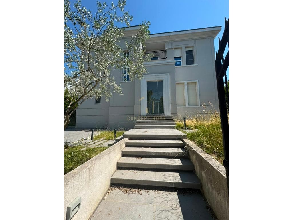 Jepet me qera Vile tek Rolling Hills 1/Cmimi:4500 Euro