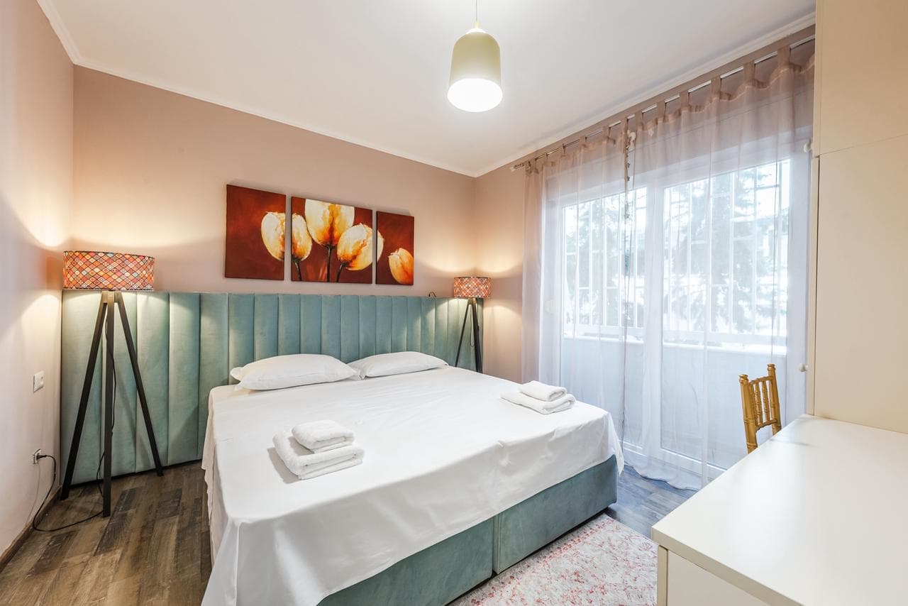 Jepet me qera Apartament 2+1 tek Liqeni i Thate 4