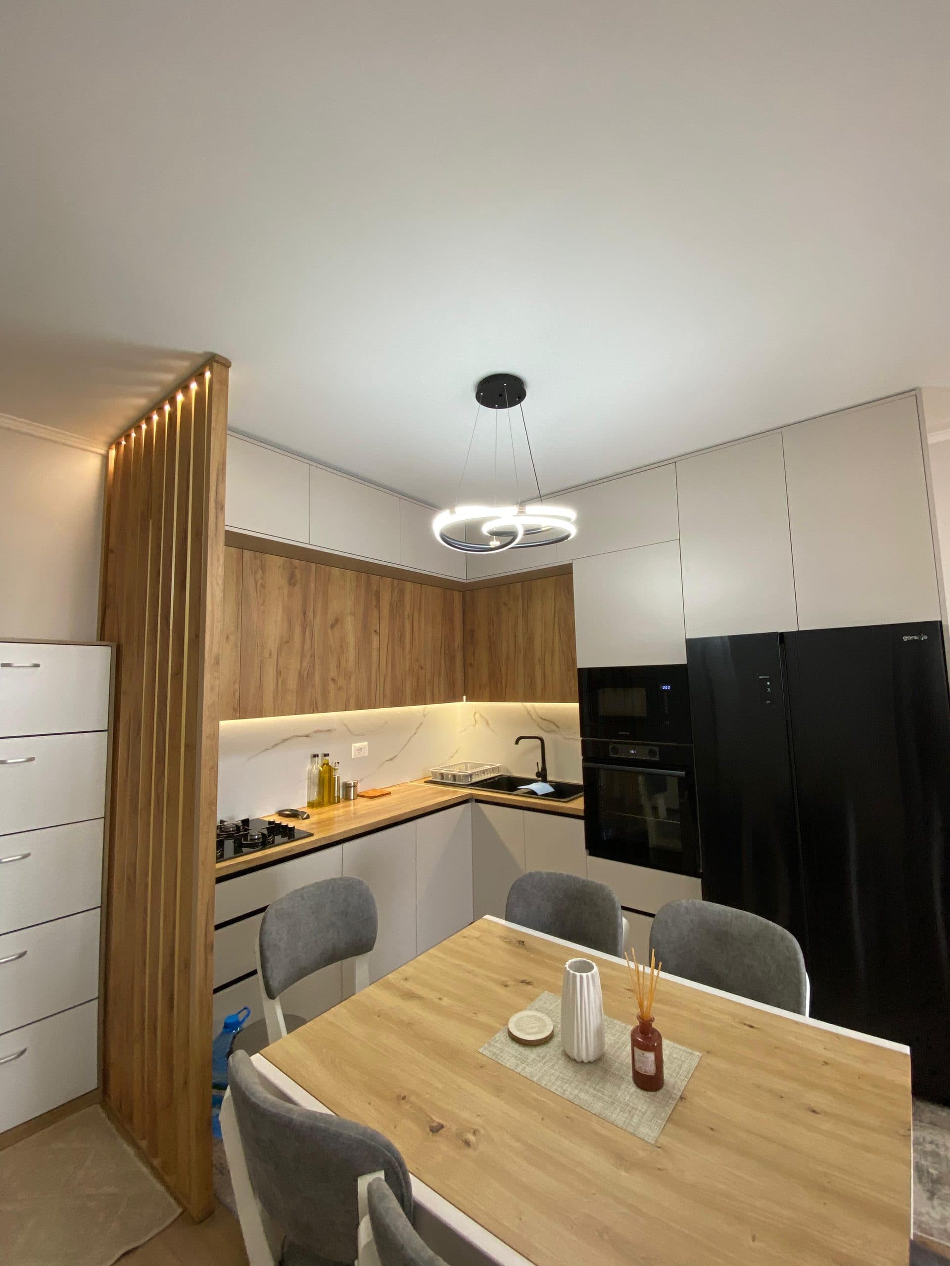 Shitet Apartament 2+1 ne Kamez 2