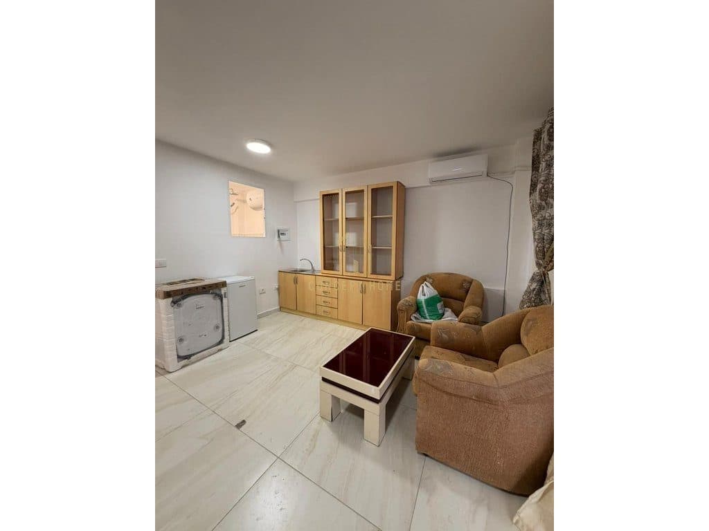 Shitet apartament 1+1 ne Fresk /Cmimi : 50.000 Lek