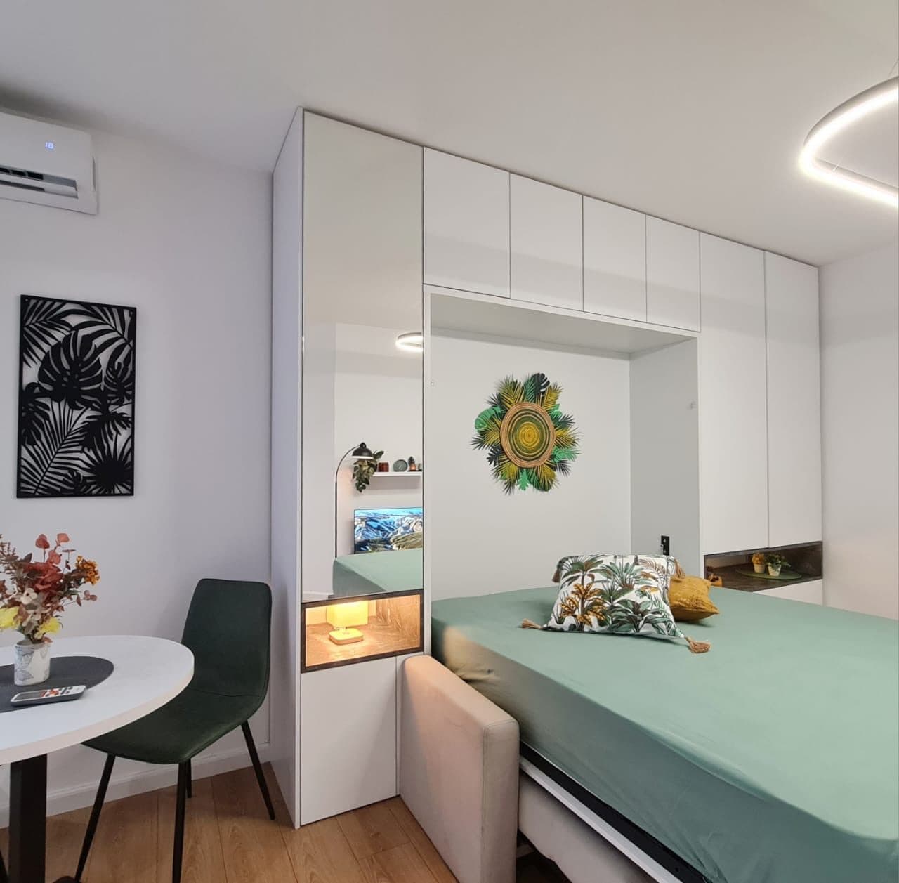 Shitet Apartament 1+1 tek Komuna e Parisit 4