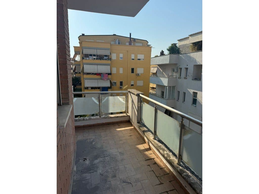 Shitet Apartament 2+1+2 tek Kodra e diellit. 4
