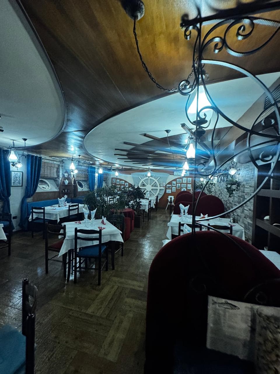 Shitet Biznes Restorant Shallvaret/60,000 € 4