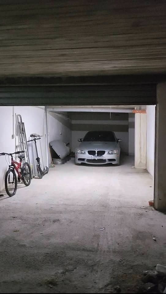 Shitet Garazhd tek Komuna e Parisit 2