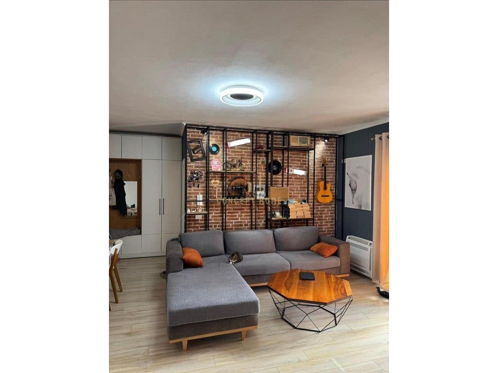 Shitet apartament 2+1+2+post parkimi tek 21