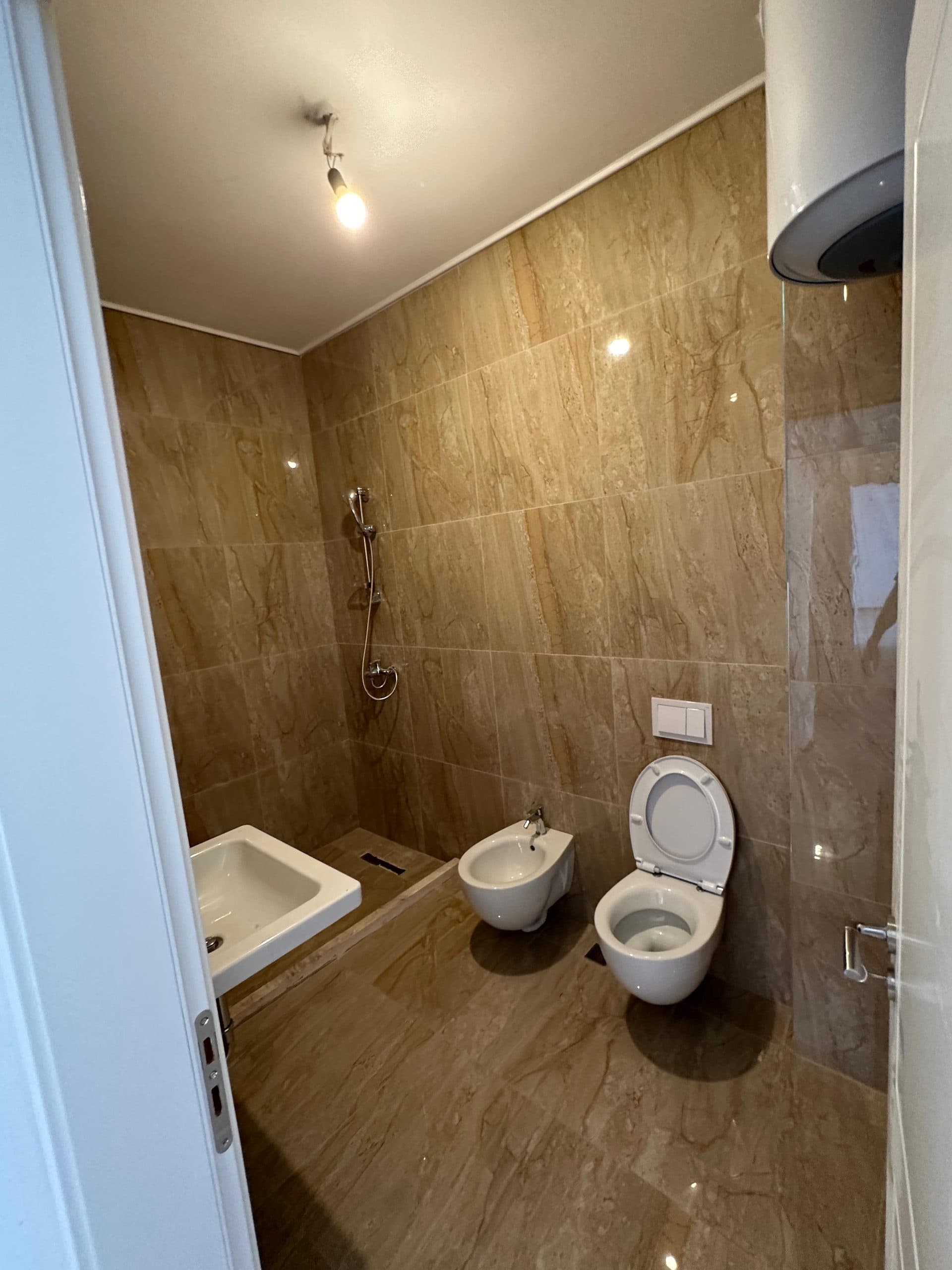 Jepet me qera Apartament 2+1 ne Kinostudio 4
