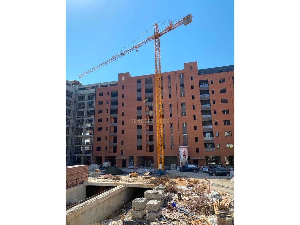 Shitet apartament 2+1+2 ne Kamez