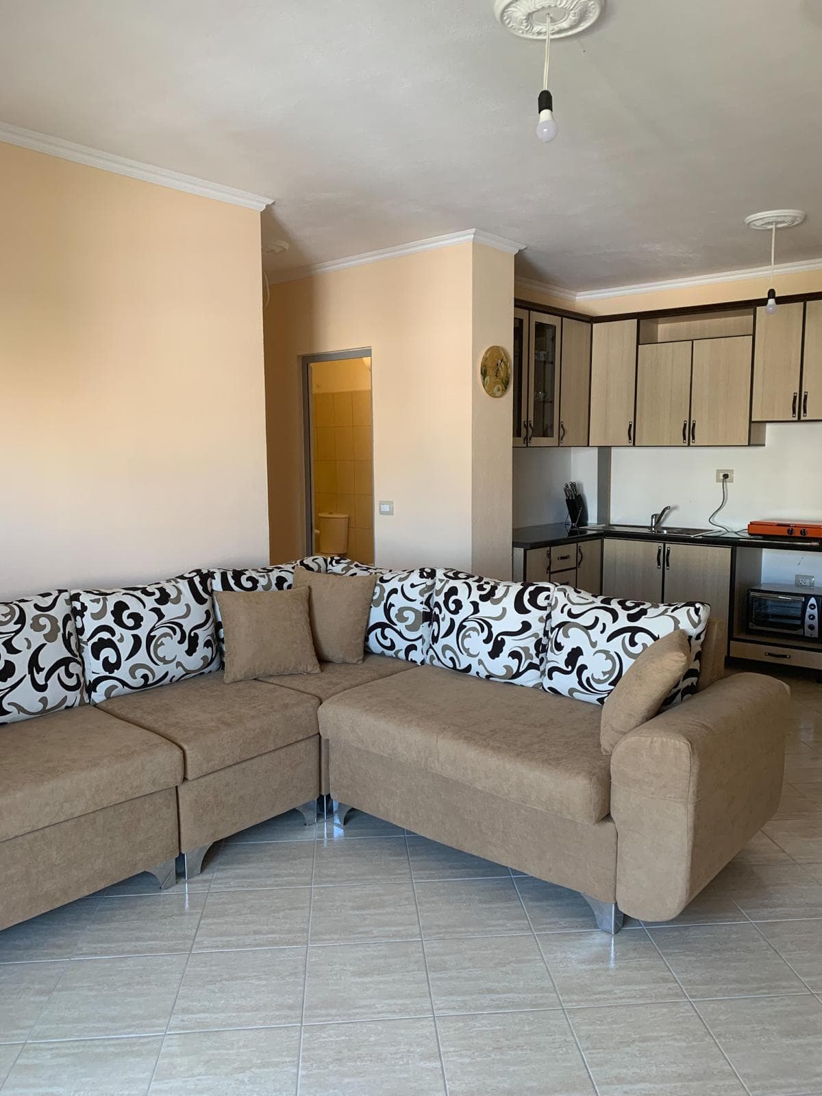 Shitet Apartament 2+1 Tek Shkembi i Kavajes 4