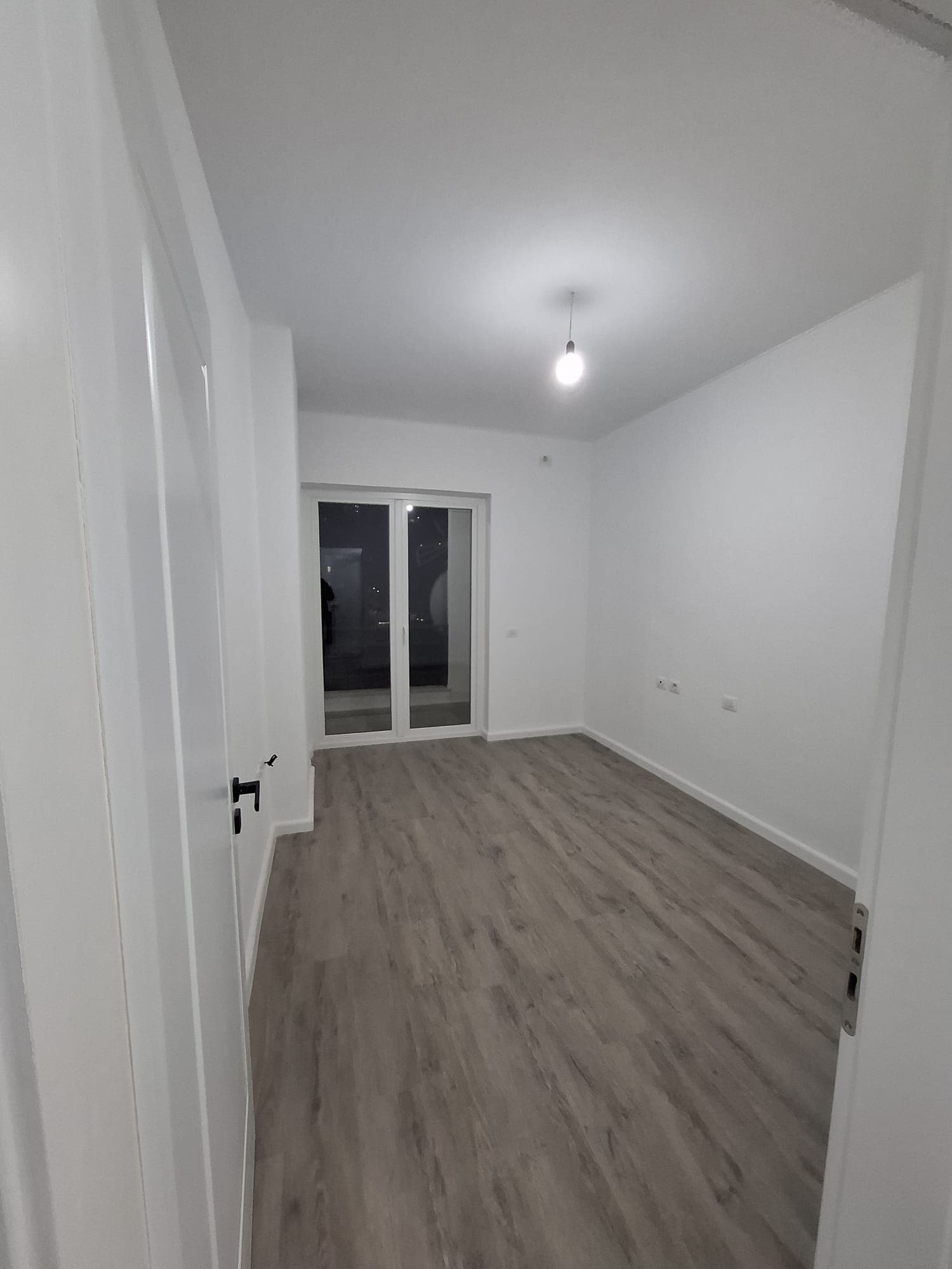 Shitet Apartament 2+1 tek Pallatet Cabej 4