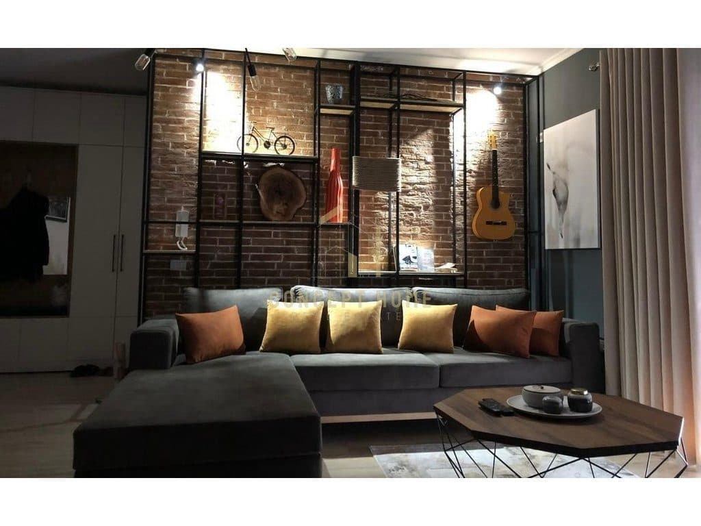 Shitet apartament 2+1+2+post parkimi tek 21 2
