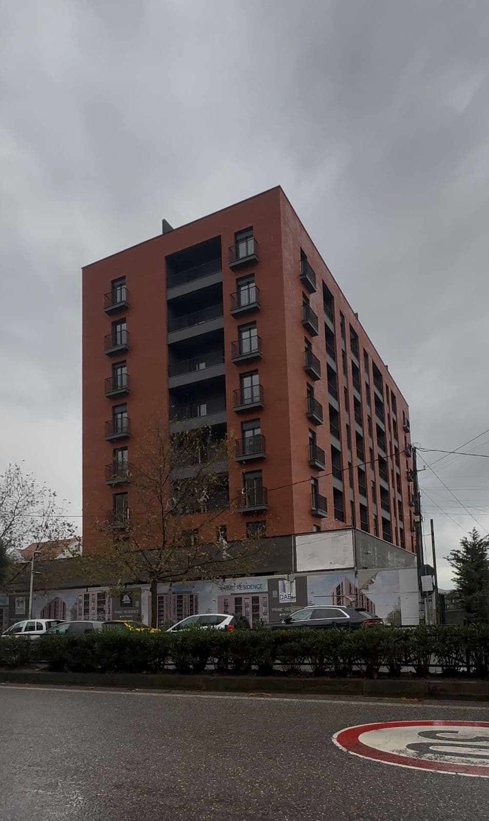 Shitet apartament 3+1+2 ne Kamez