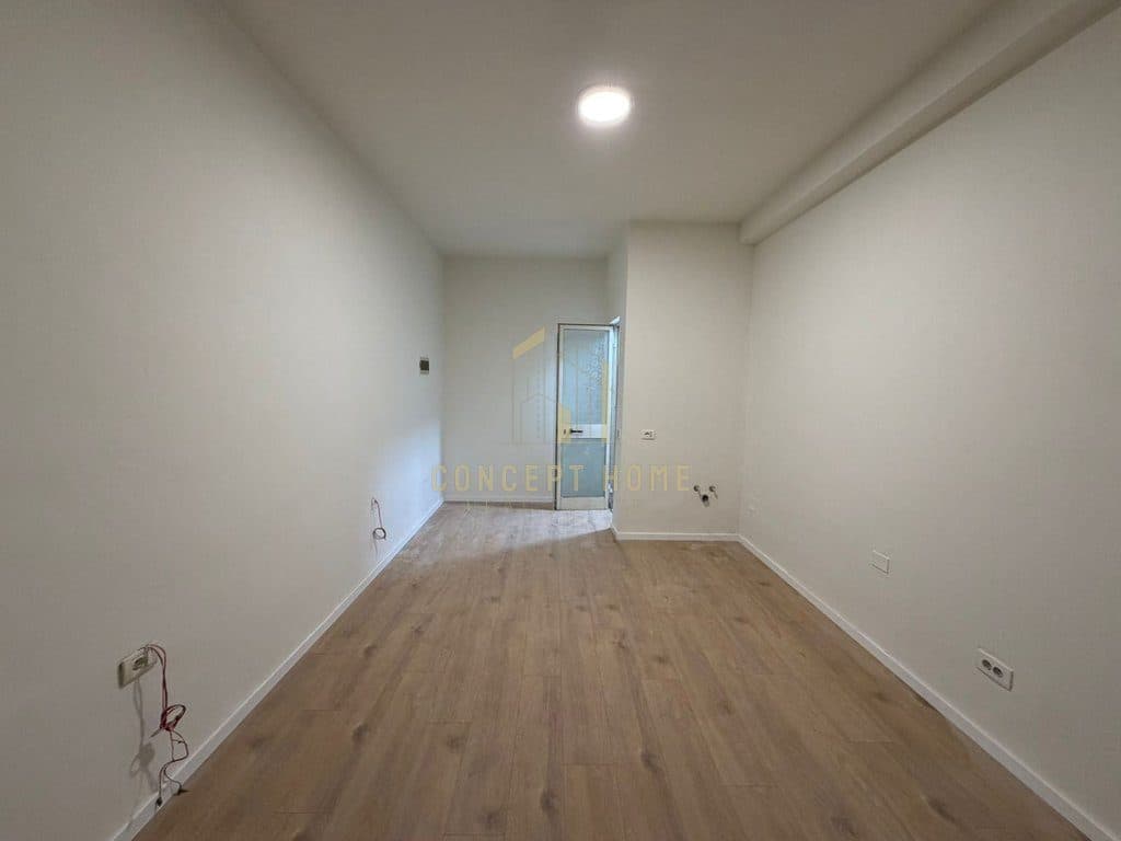 Jepet me qera Dyqan tek Sheshi Willson, Tiranë - 40.000 leke/muaji | 20 m² 2