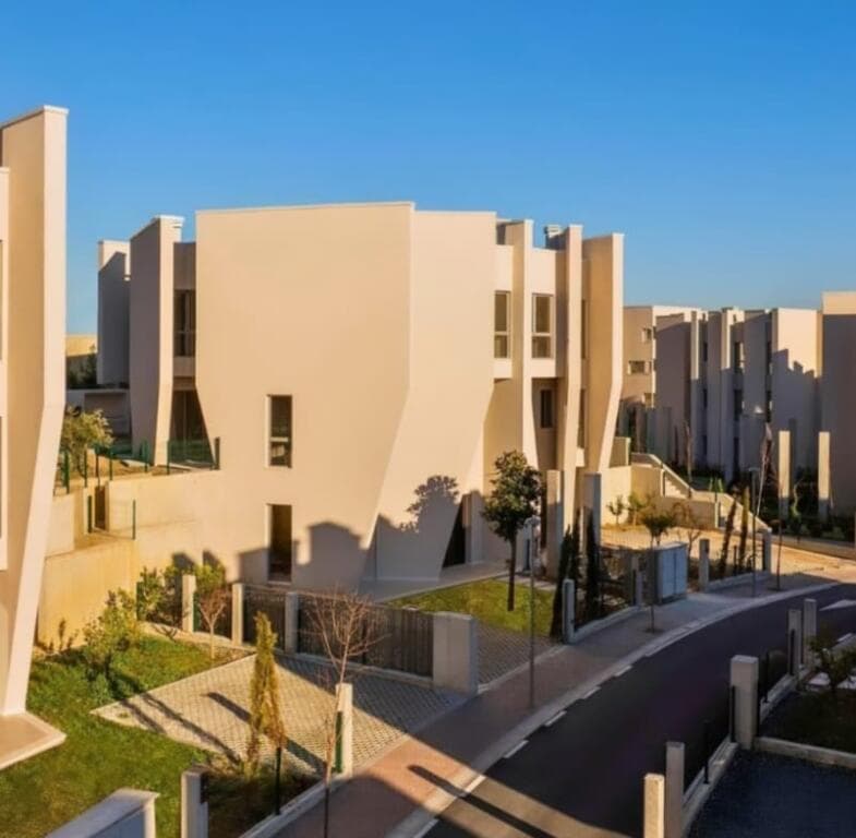 Vilë Me Qira tek Liqeni i Thatë, Green Valley Tiranë - 5000€ | 470 m² 2