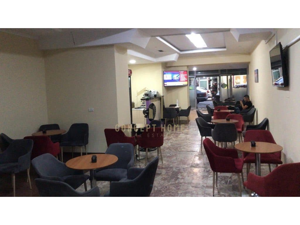 Shitet ambient biznesi tek Komuna e Parisit 4