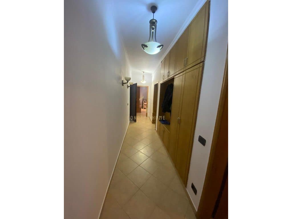 Jepet me qera apartament 2+1 tek Liqeni Artificial/80,000 leke