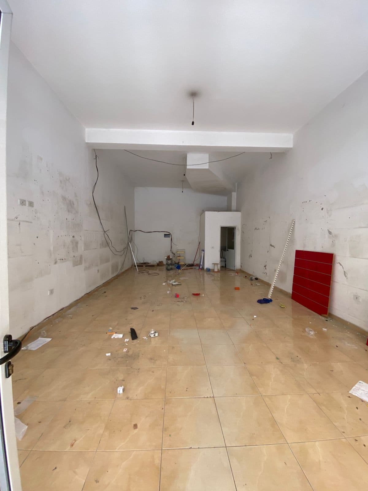 Jepet me qera ambient biznesi ne Yzberisht 1