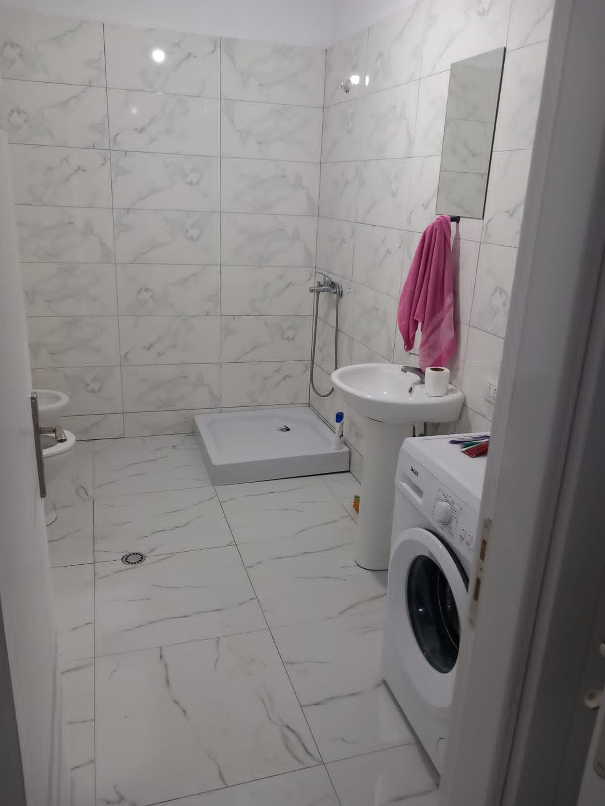 Jepet me qira Apartament 2+1+2 ne Kamez 3