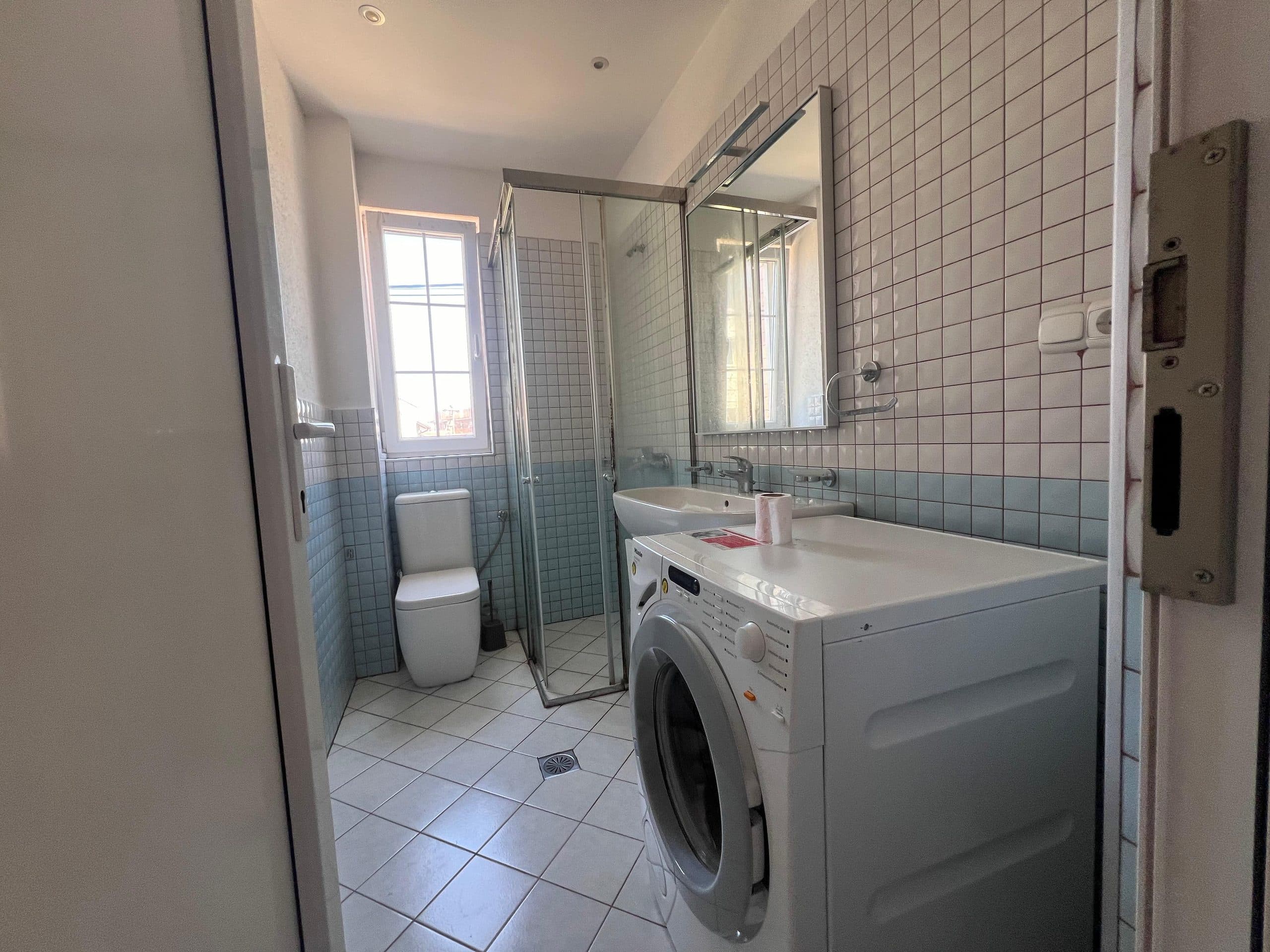 Jepet me qera apartament 2+1 ne 5 maji 2
