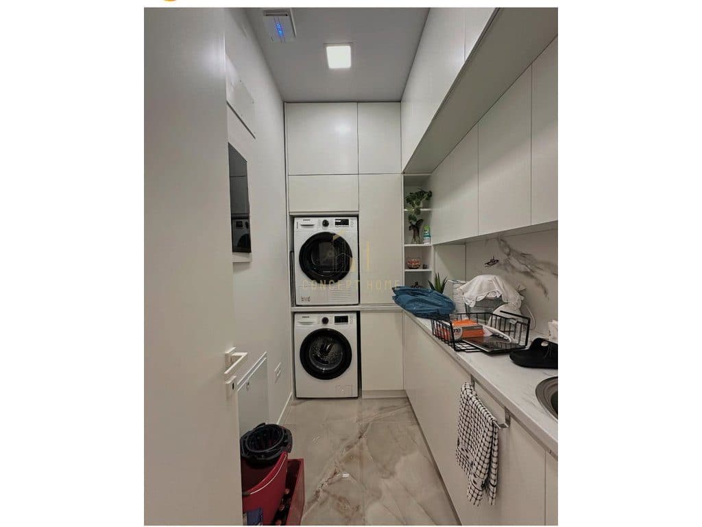 Shitet Apartament 3+1+2 tek Ambasador 3 4
