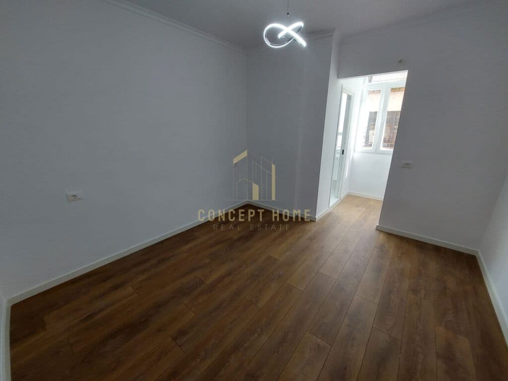 Shitet Apartament 2+1+2 Rr Dibres ,Medresea 4