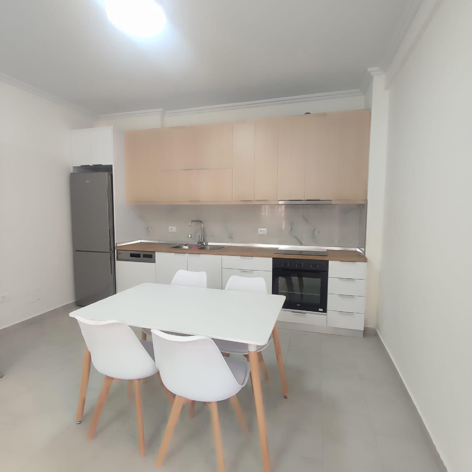 Apartament 2+1+2 Për Qira në Kodra e Diellit, Tiranë - 600€ | 105 m²