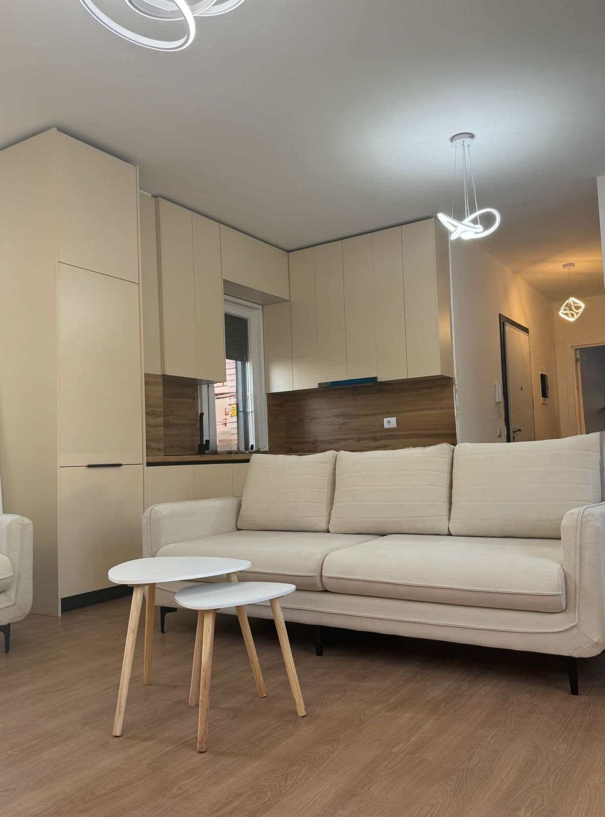 Jepet me qera apartament 2+1+2+P ne Paskuqan