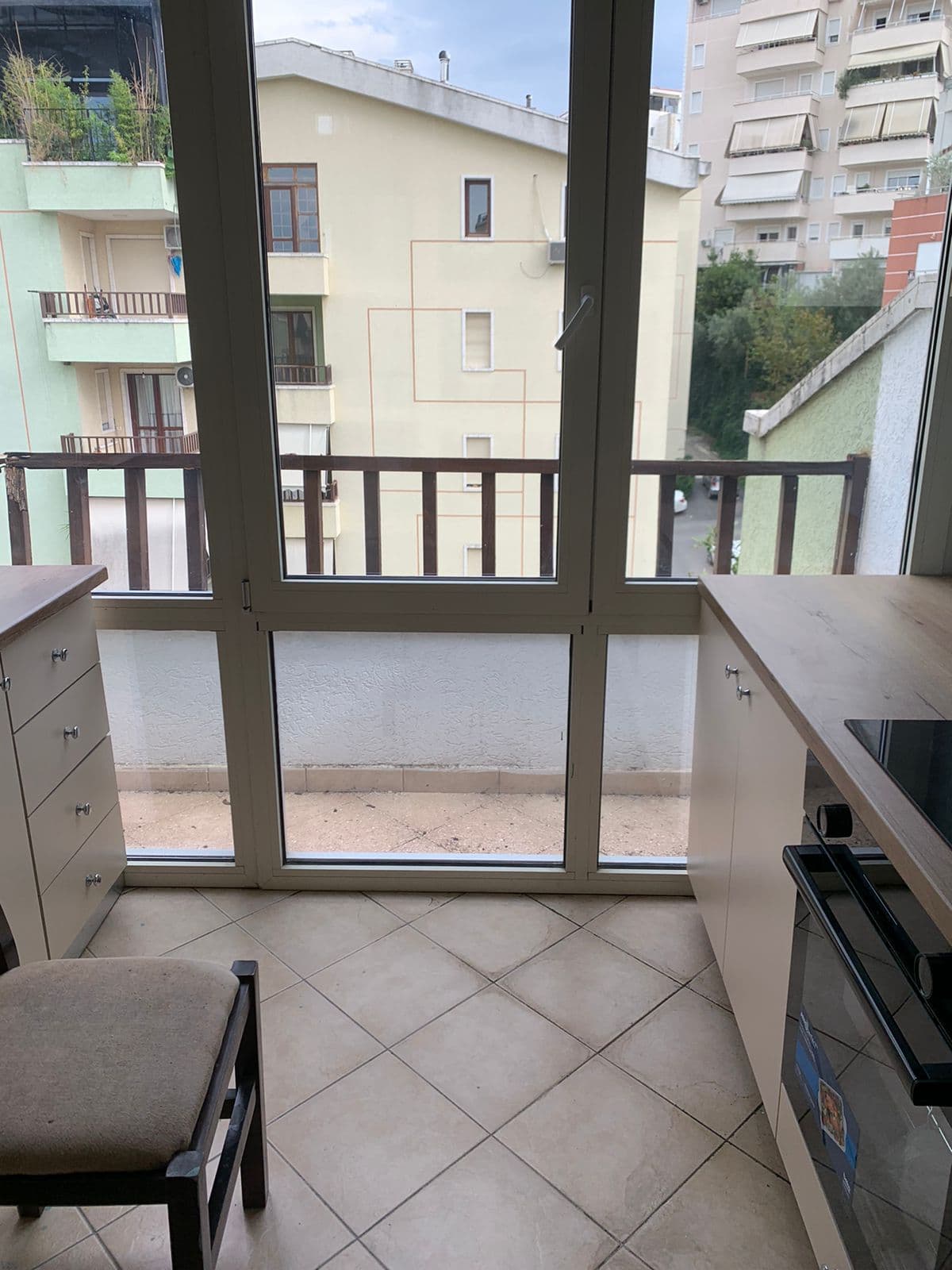 Jepet me qera apartament 2+1+2 te Kopshti Botanik 3